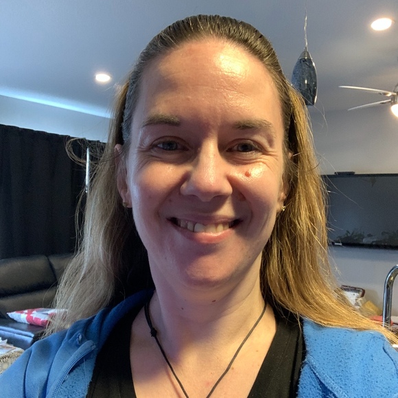 Meet your Posher, Stephanie - Picture 1 of 1